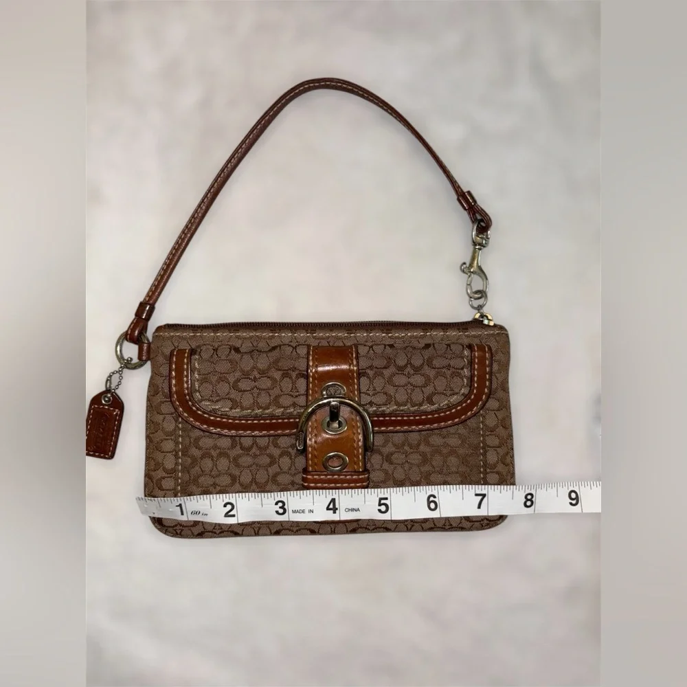 COACH Vintage Hampton Mini Signature Buckle Wristlet Wallet Khaki/Camel Canvas - Picture 8 of 8